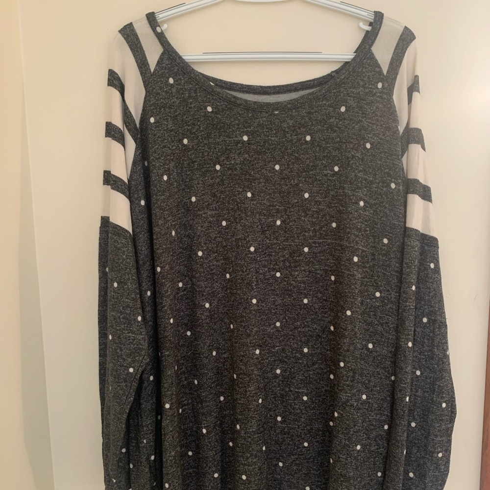 Maurices 24/7 shirt Size 3